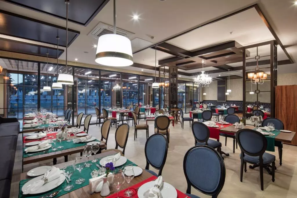 رستوران هتل آیدین بی کویین پالاس